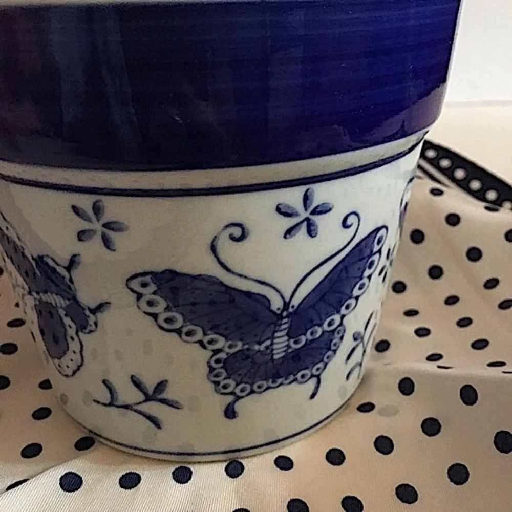 Vintage Retro Mod Farmhouse Asian Blue White Ceramic Butterfly Pot vase